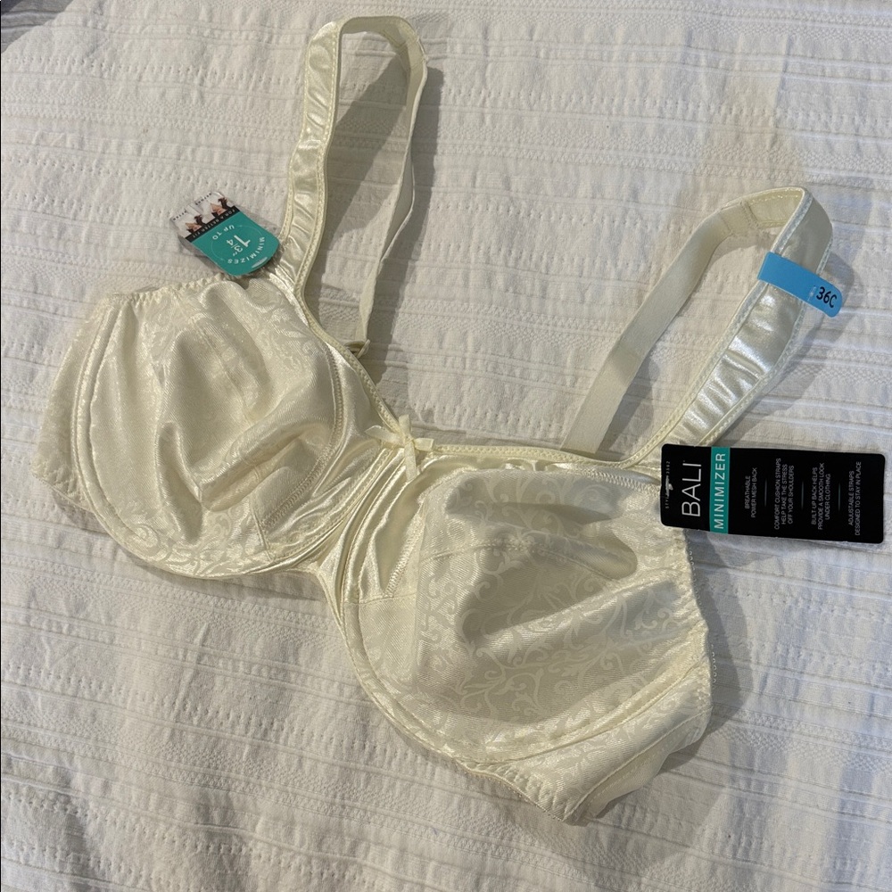 NWT Bali Women's Cream Bra 36C